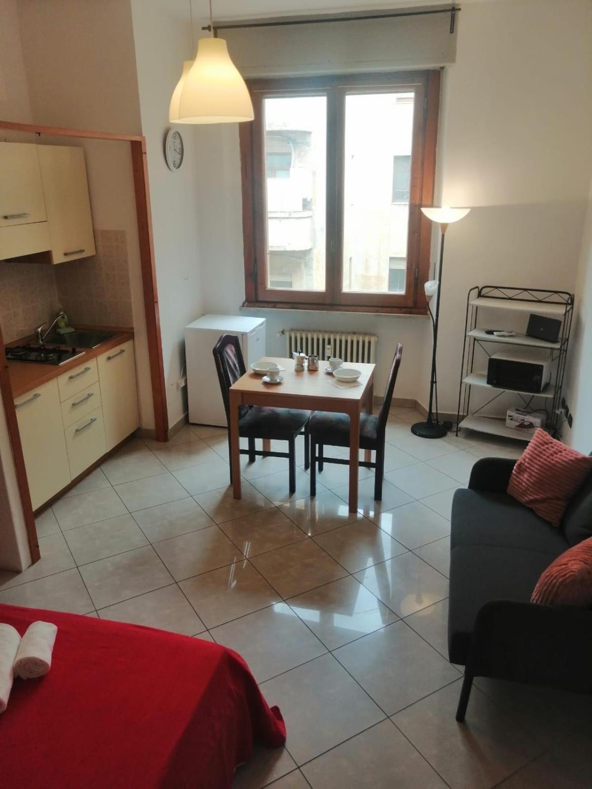 פירנצה Apartment In Front Of The Train Station! מראה חיצוני תמונה