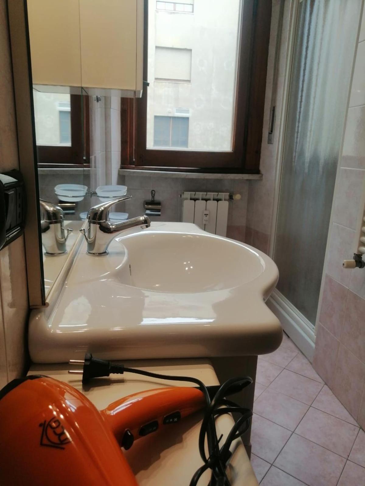 פירנצה Apartment In Front Of The Train Station! מראה חיצוני תמונה