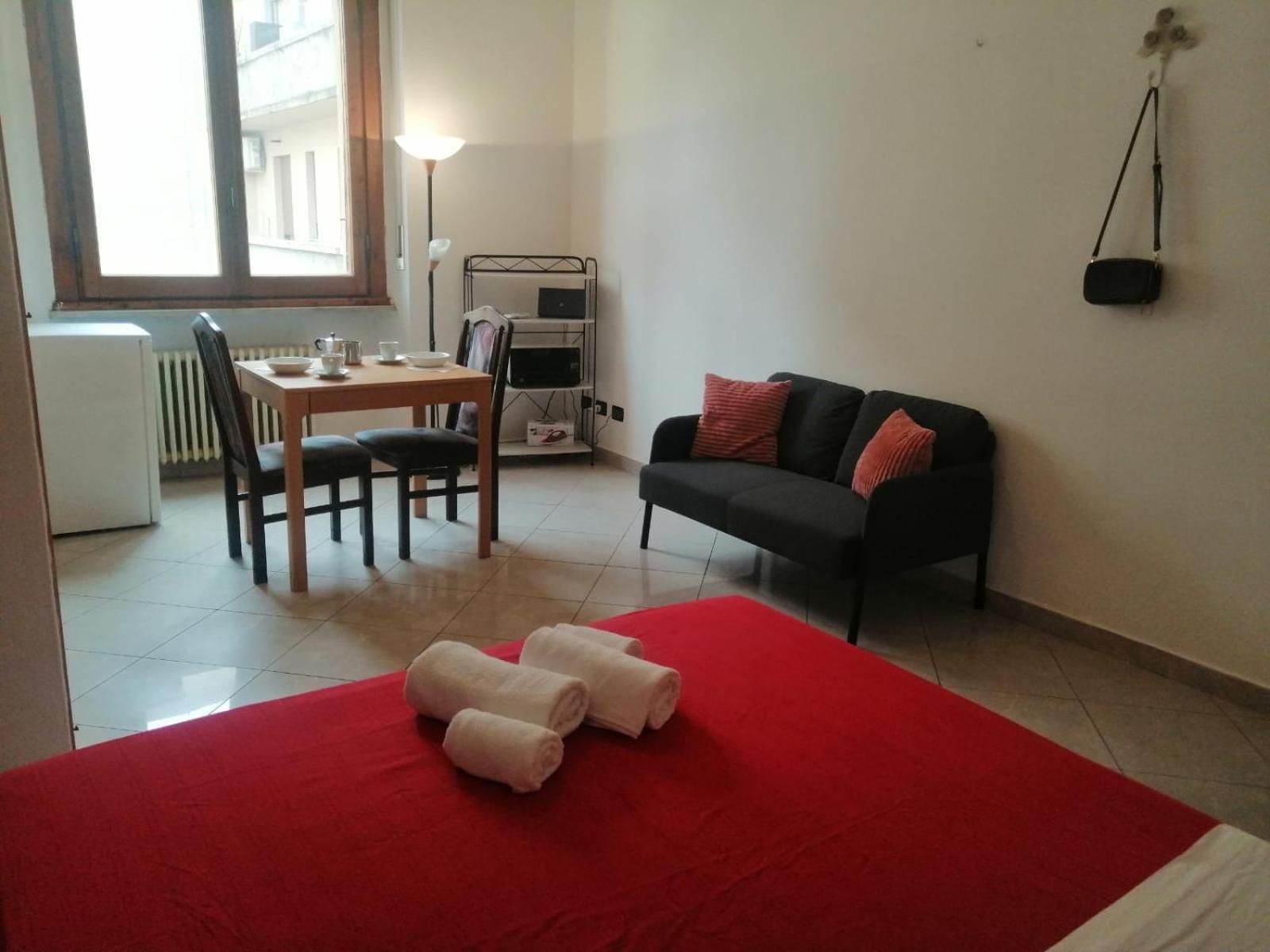 פירנצה Apartment In Front Of The Train Station! מראה חיצוני תמונה