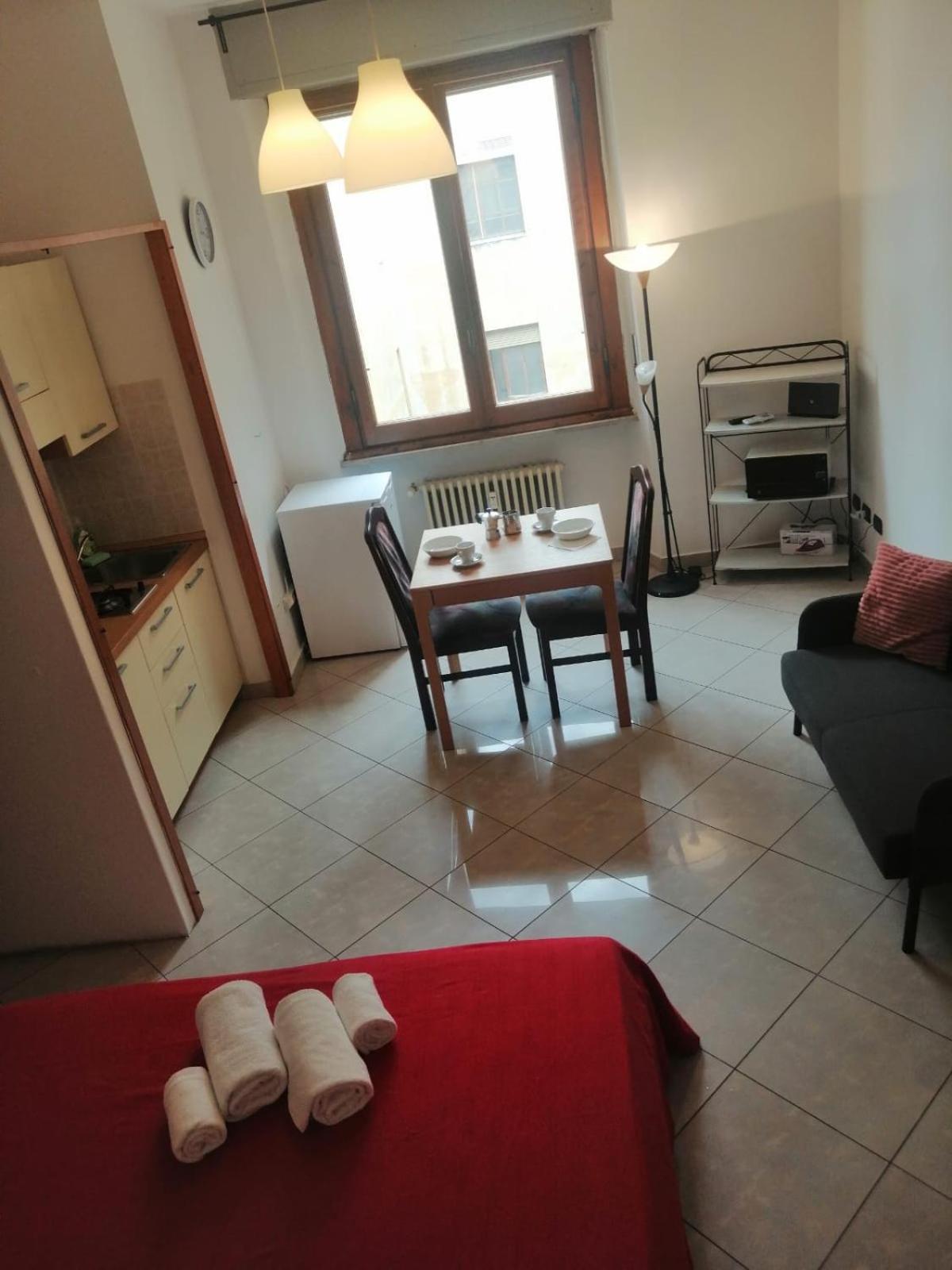 פירנצה Apartment In Front Of The Train Station! מראה חיצוני תמונה